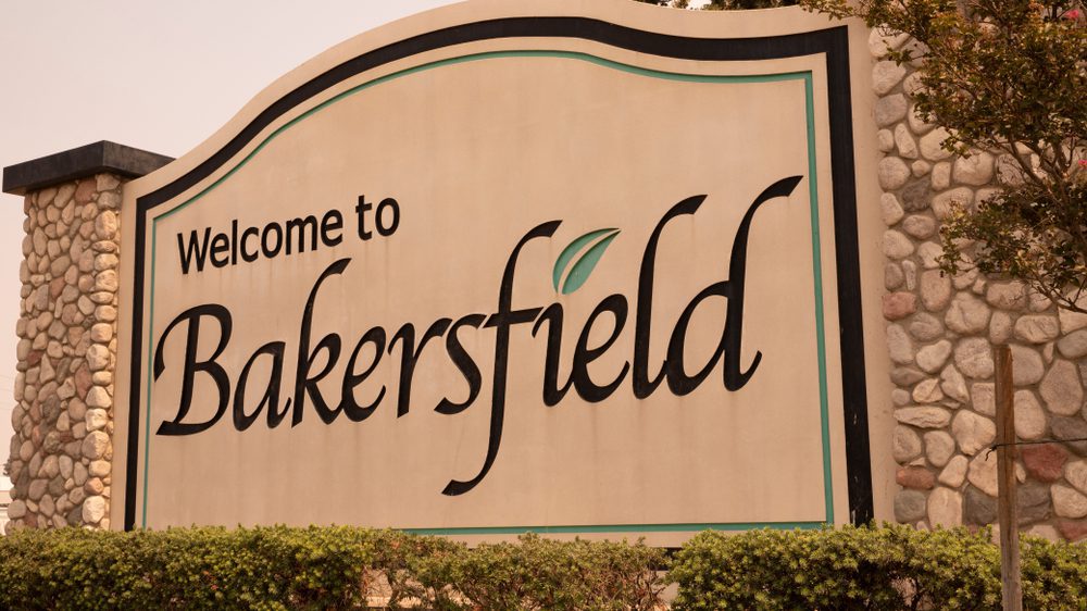 Close up of the “Welcome to Bakersfield” sign