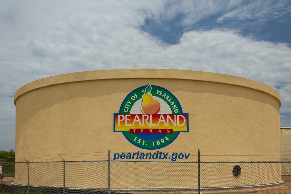 pearland city sign water tower